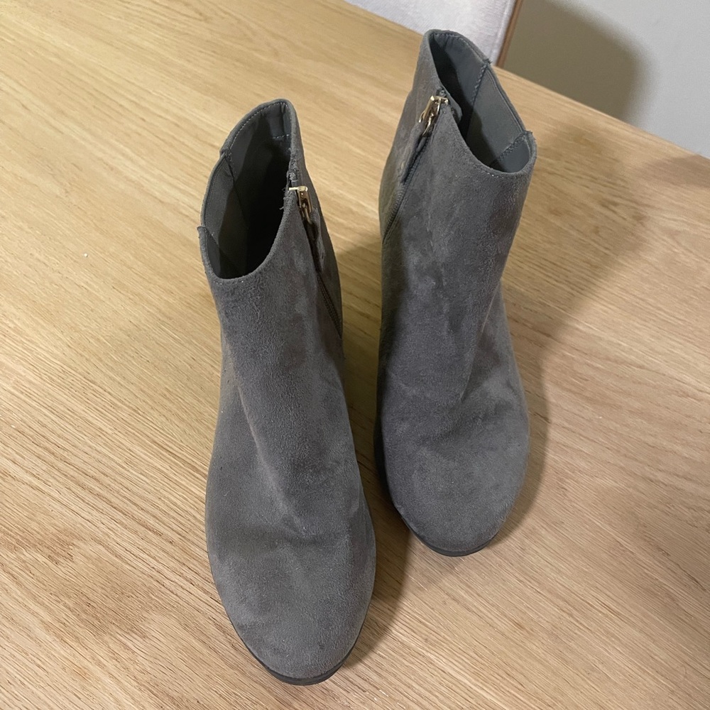 DR SCHOLLS comfy booties in grey